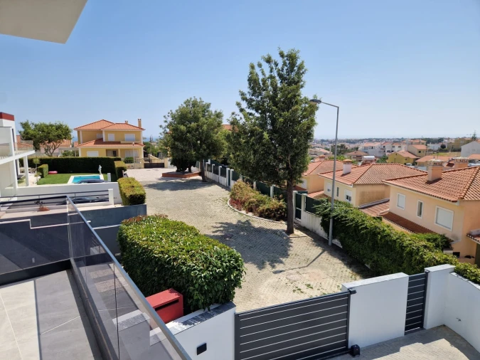 Moradia T4 para Venda em Alcabideche Foto 35