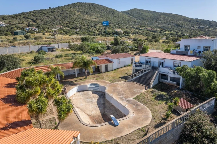 Moradia T6 para Venda em Faro (Sé e São Pedro) Foto 47
