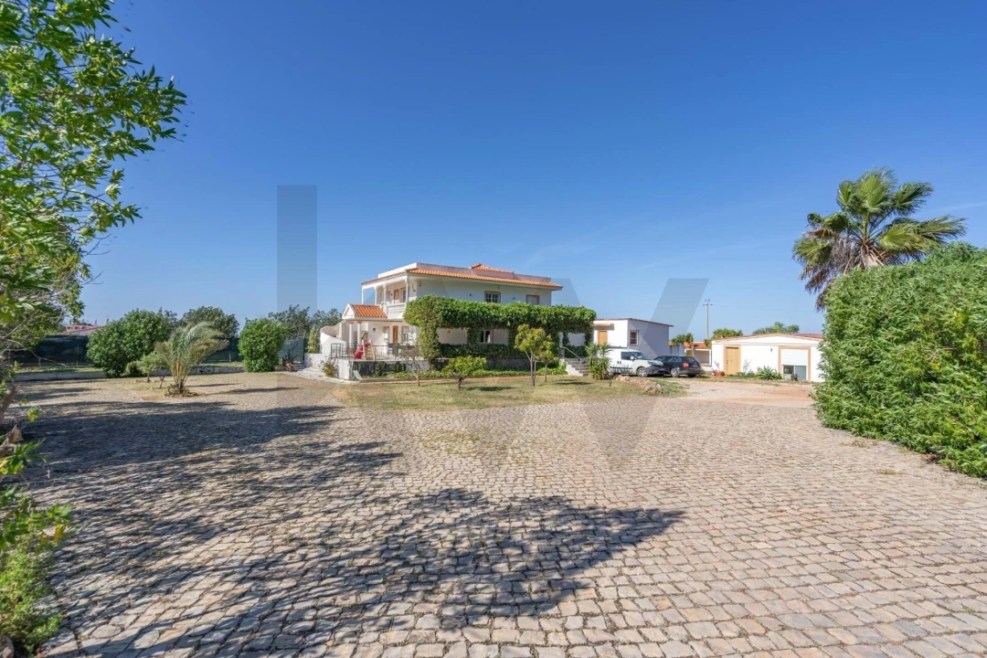 Moradia T6 para Venda em Faro (Sé e São Pedro) Foto 3