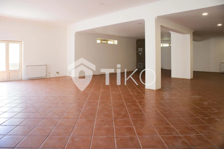 Moradia T5 para Venda em Mozelos Foto 3