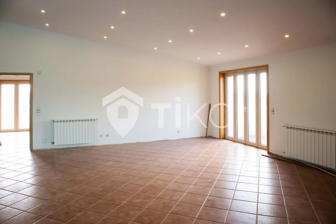 Moradia T5 para Venda em Mozelos Foto 1