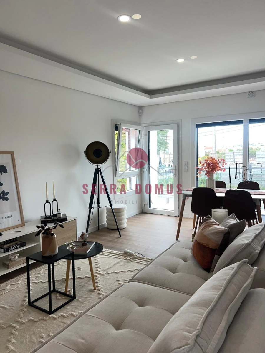 Moradia T4 para Venda em Laranjeiro e Feijó Foto 10