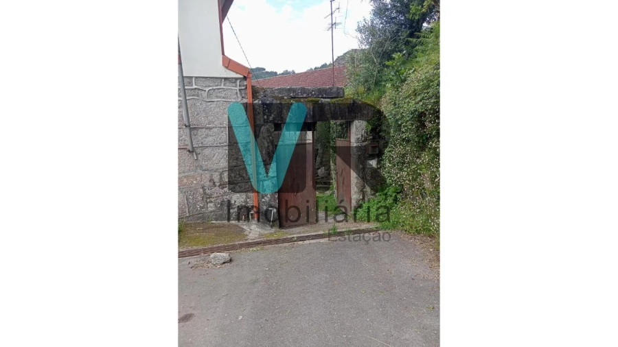 Moradia T2 para Venda em Cabril Foto 4