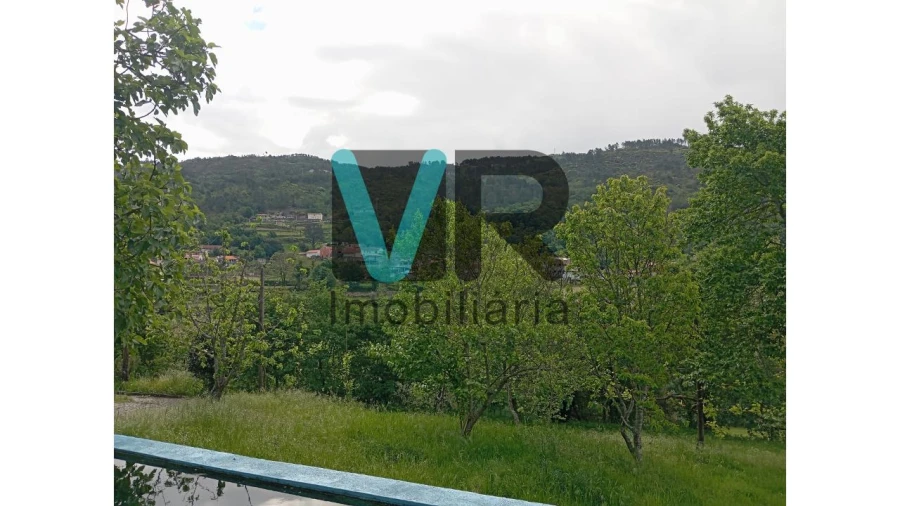 Moradia T2 para Venda em Cabril Foto 6