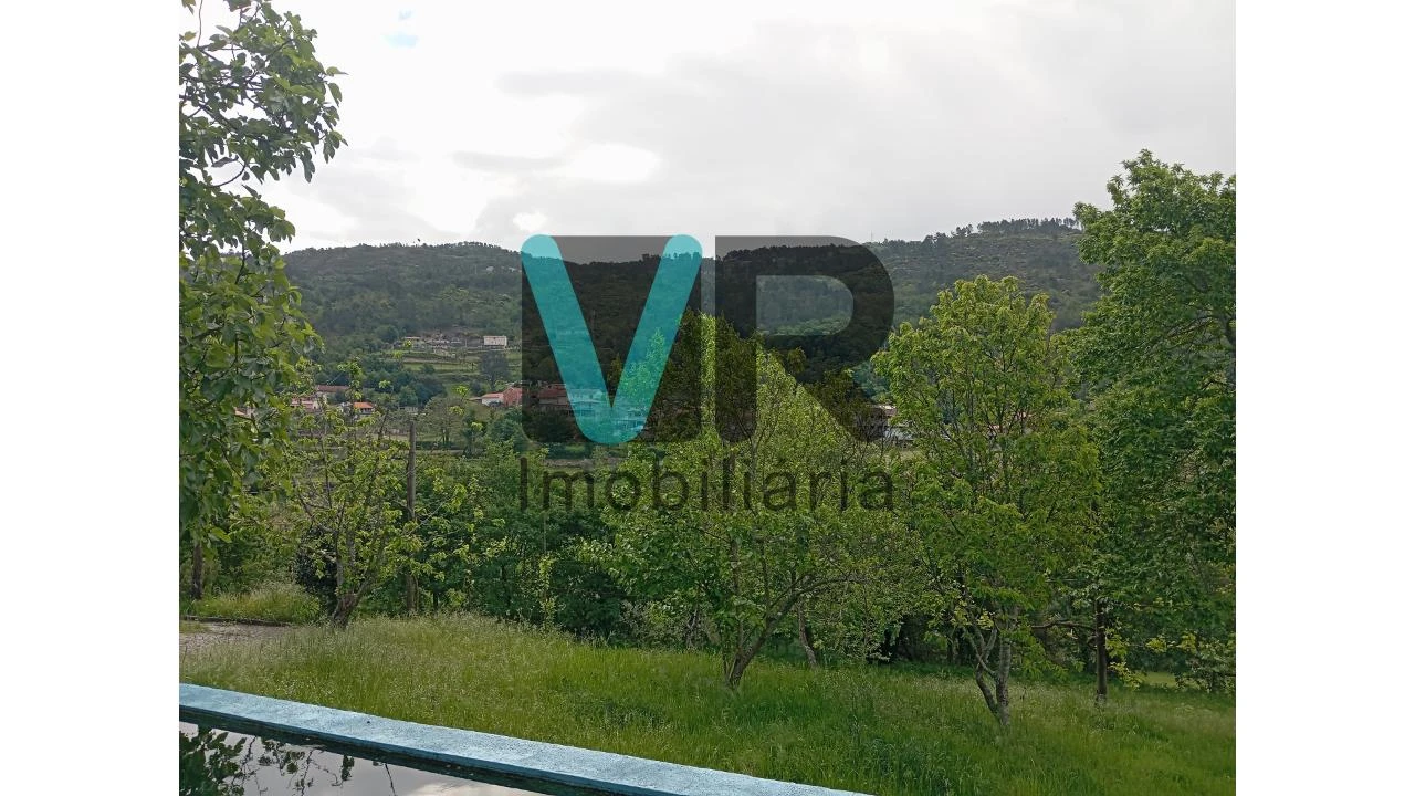 Moradia T2 para Venda em Cabril Foto 6