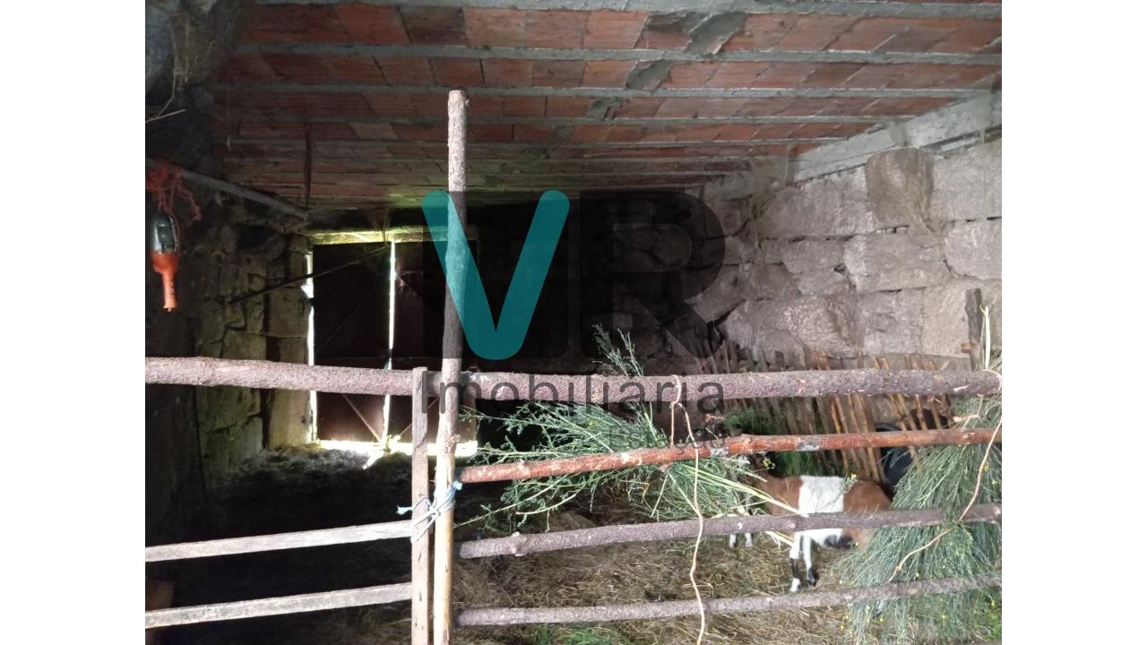 Moradia T2 para Venda em Cabril Foto 11