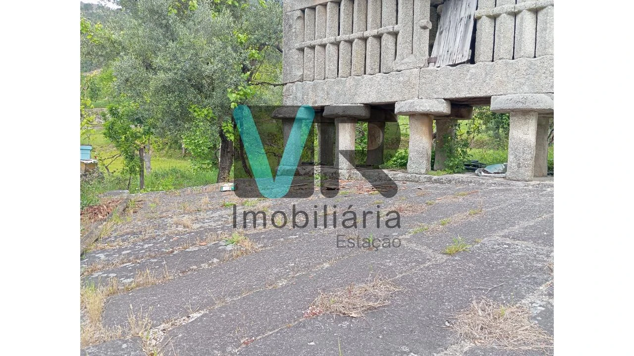 Moradia T2 para Venda em Cabril Foto 32