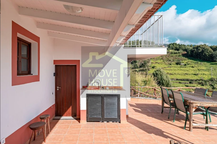 Moradia T5 para Venda em Calheta Foto 23