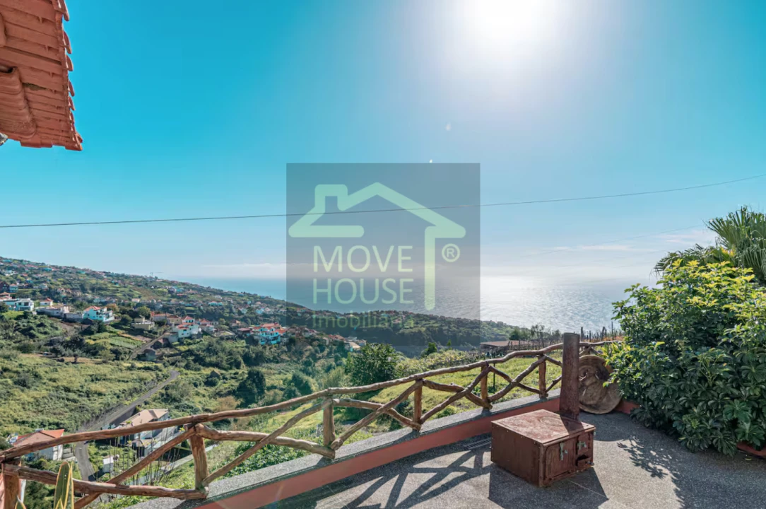 Moradia T5 para Venda em Calheta Foto 1