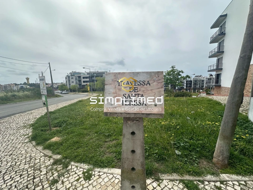 Terreno para Venda em Charneca de Caparica e Sobreda Foto 3