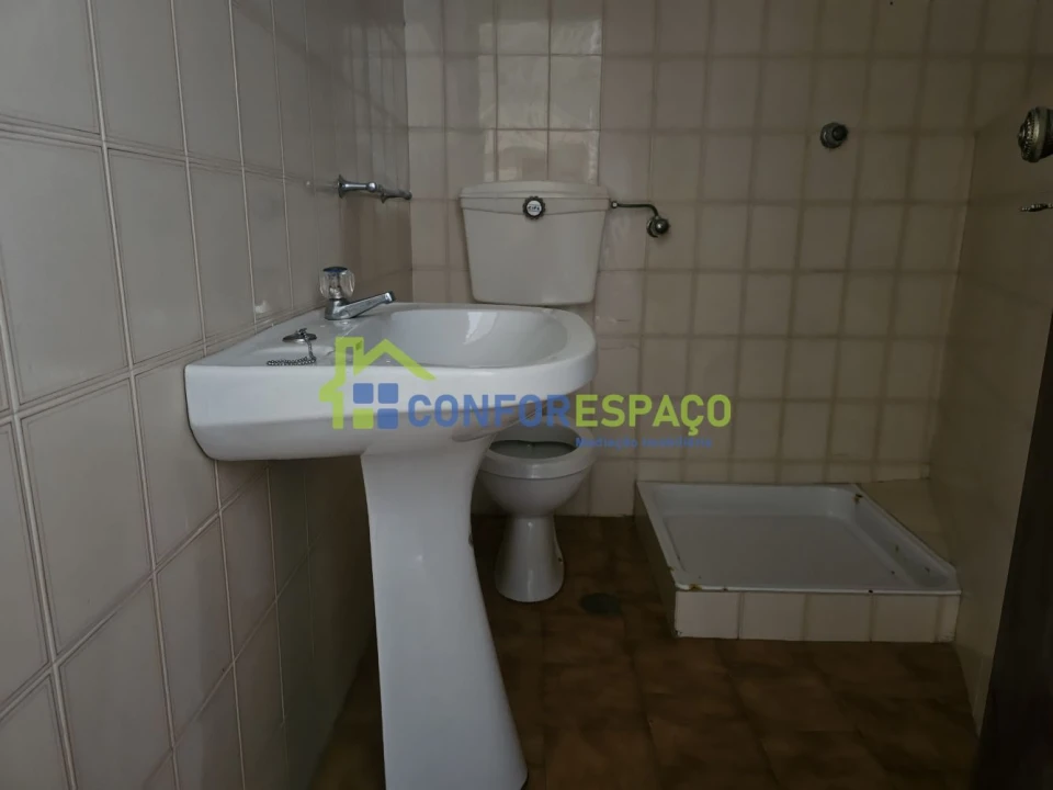 Loja para Arrendamento em Castelo Branco Foto 12