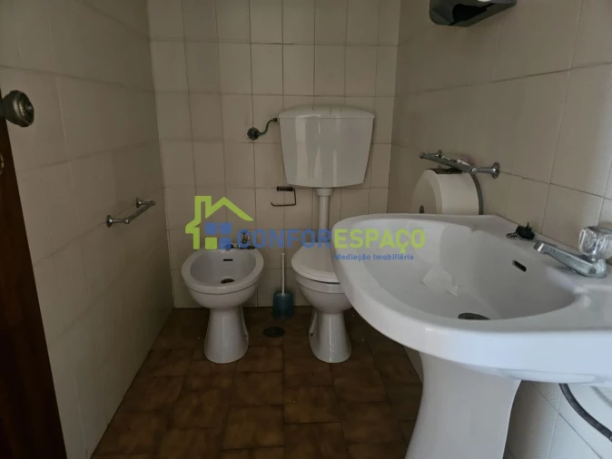 Loja para Arrendamento em Castelo Branco Foto 11