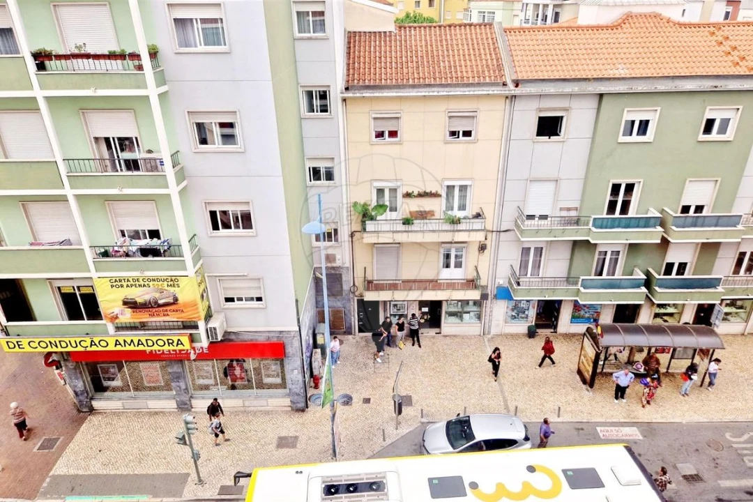 Escritório para Arrendamento em Venteira Foto 3