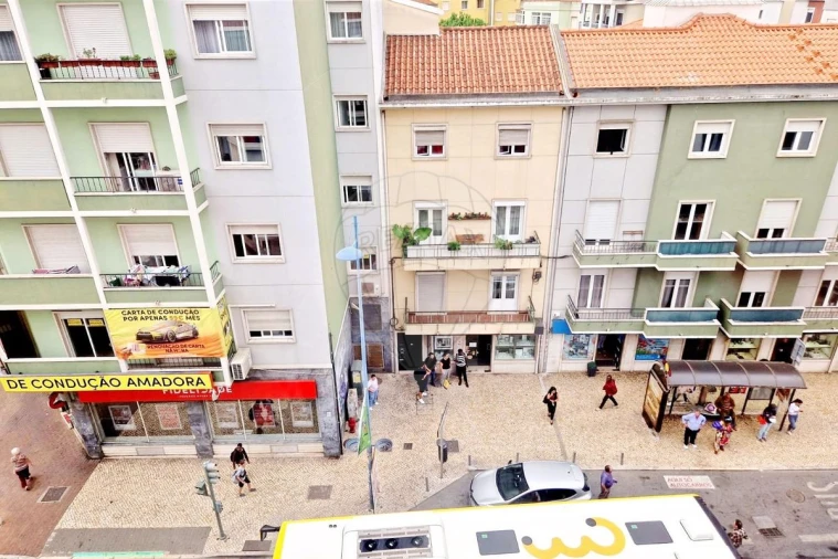 Escritório para Arrendamento em Venteira Foto 3