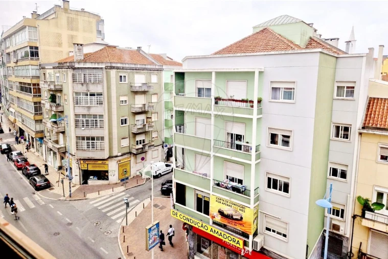 Escritório para Arrendamento em Venteira Foto 4