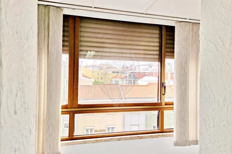 Escritório para Arrendamento em Venteira Foto 5