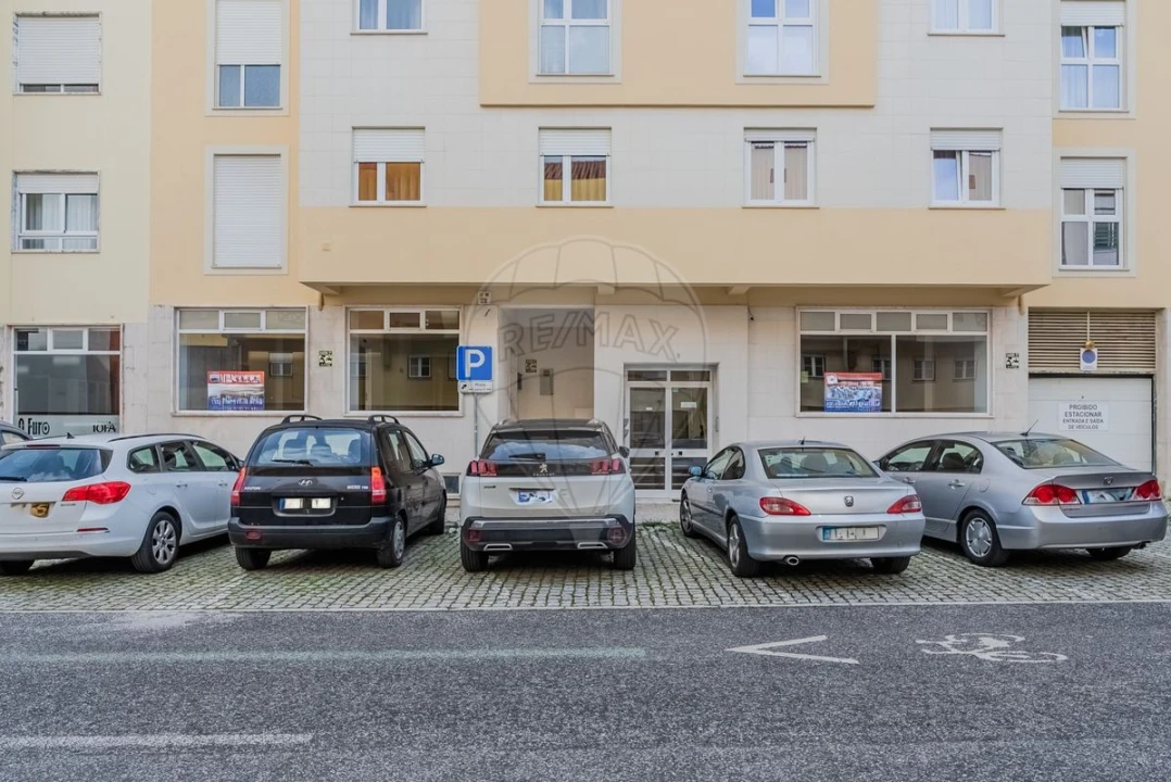 Loja para Venda em Santa Maria, São Pedro e Matacães Foto 1