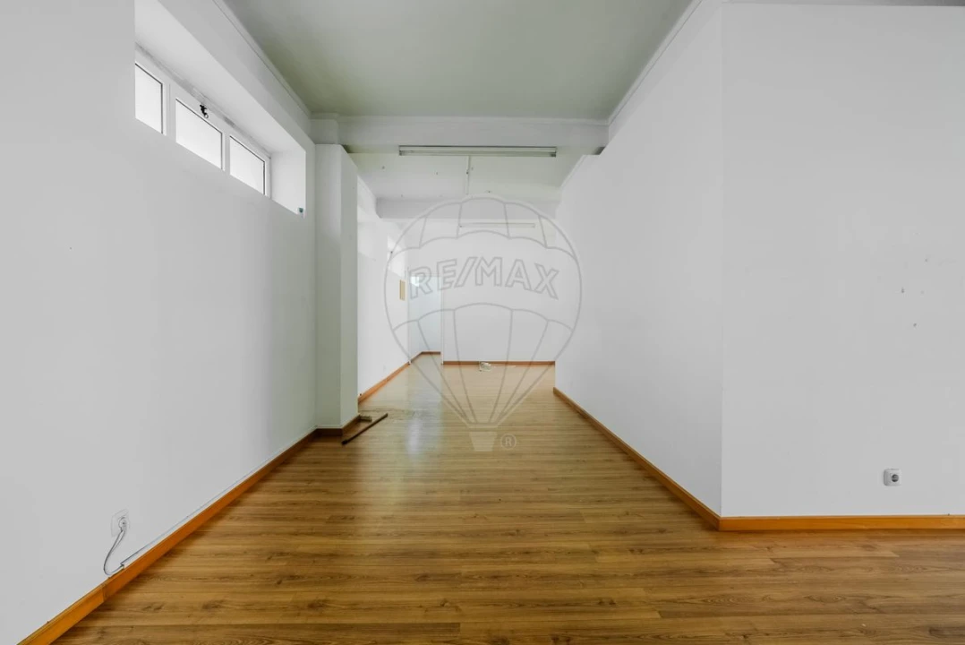 Loja para Venda em Santa Maria, São Pedro e Matacães Foto 11