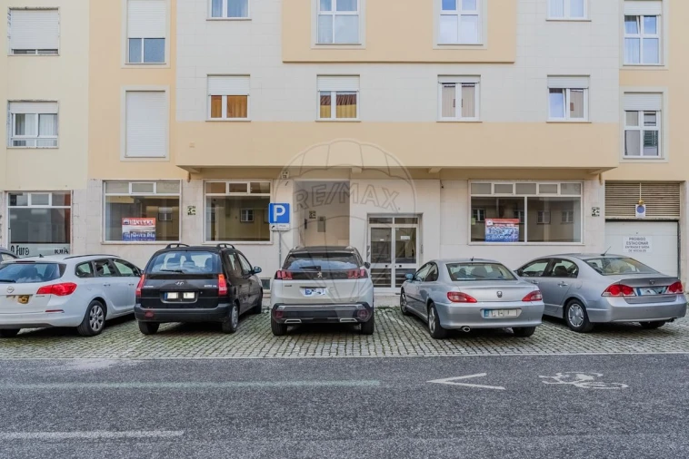 Loja para Venda em Santa Maria, São Pedro e Matacães