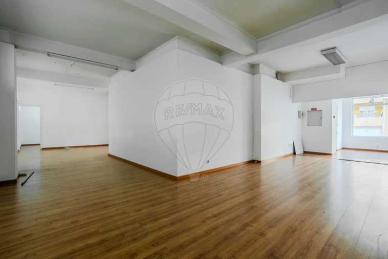 Loja para Venda em Santa Maria, São Pedro e Matacães Foto 10