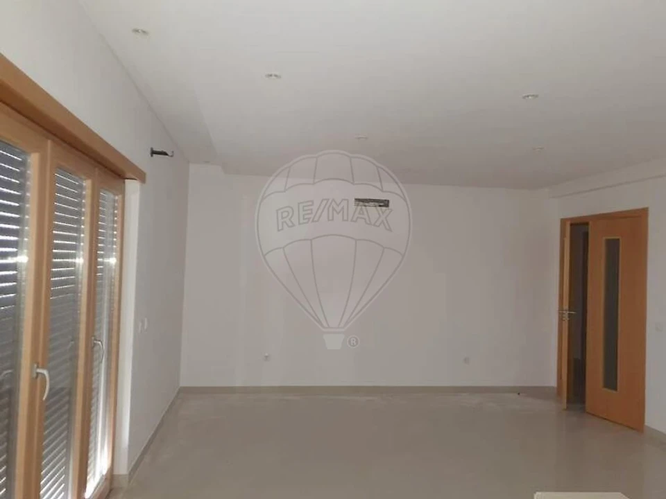 Apartamento T4 para Venda em Pinhal Novo Foto 1