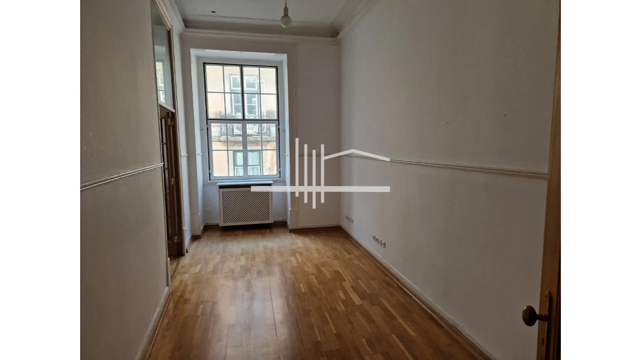 Escritório para Arrendamento em Santa Maria Maior Foto 7