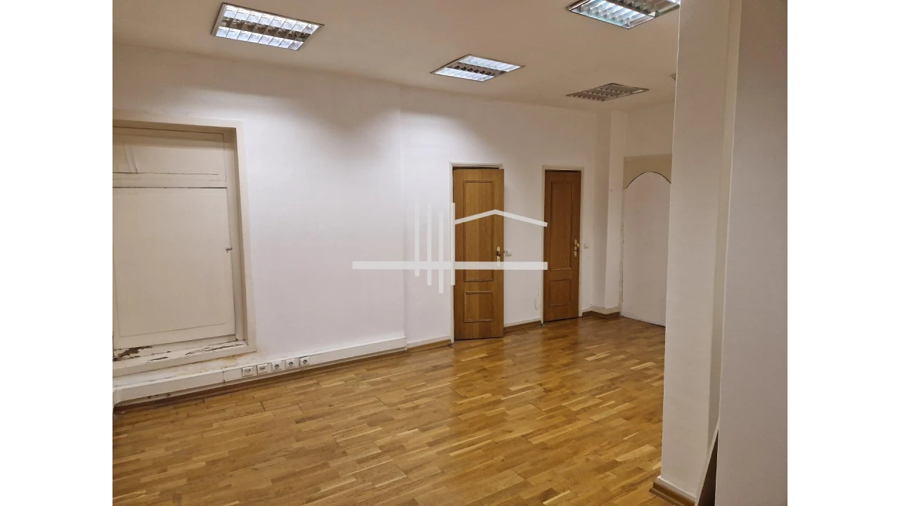 Escritório para Arrendamento em Santa Maria Maior Foto 9