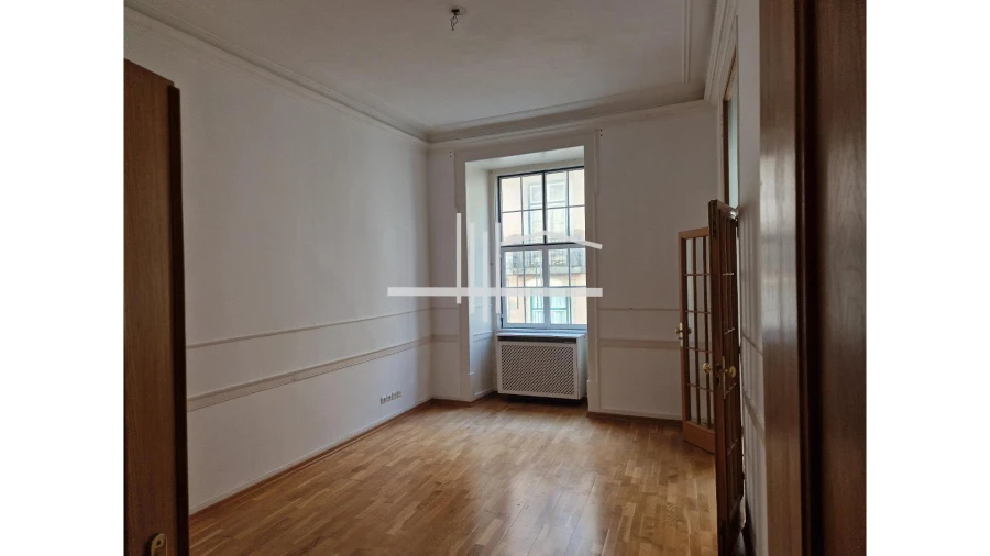 Escritório para Arrendamento em Santa Maria Maior Foto 14