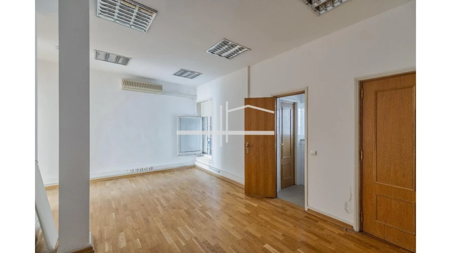 Escritório para Arrendamento em Santa Maria Maior Foto 20