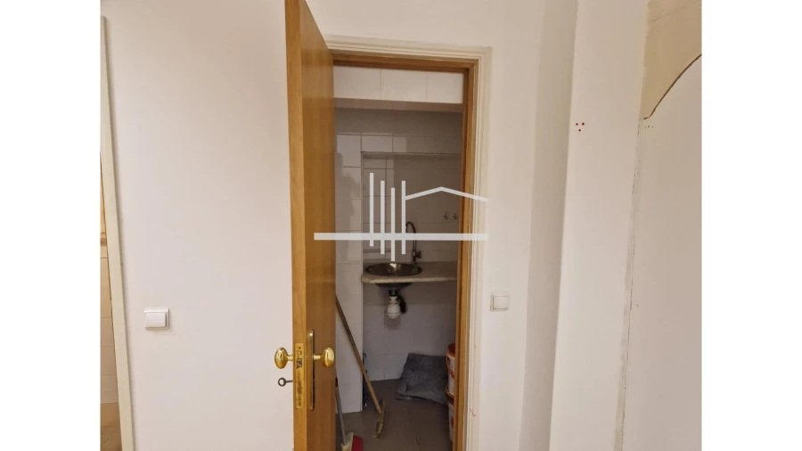Escritório para Arrendamento em Santa Maria Maior Foto 22