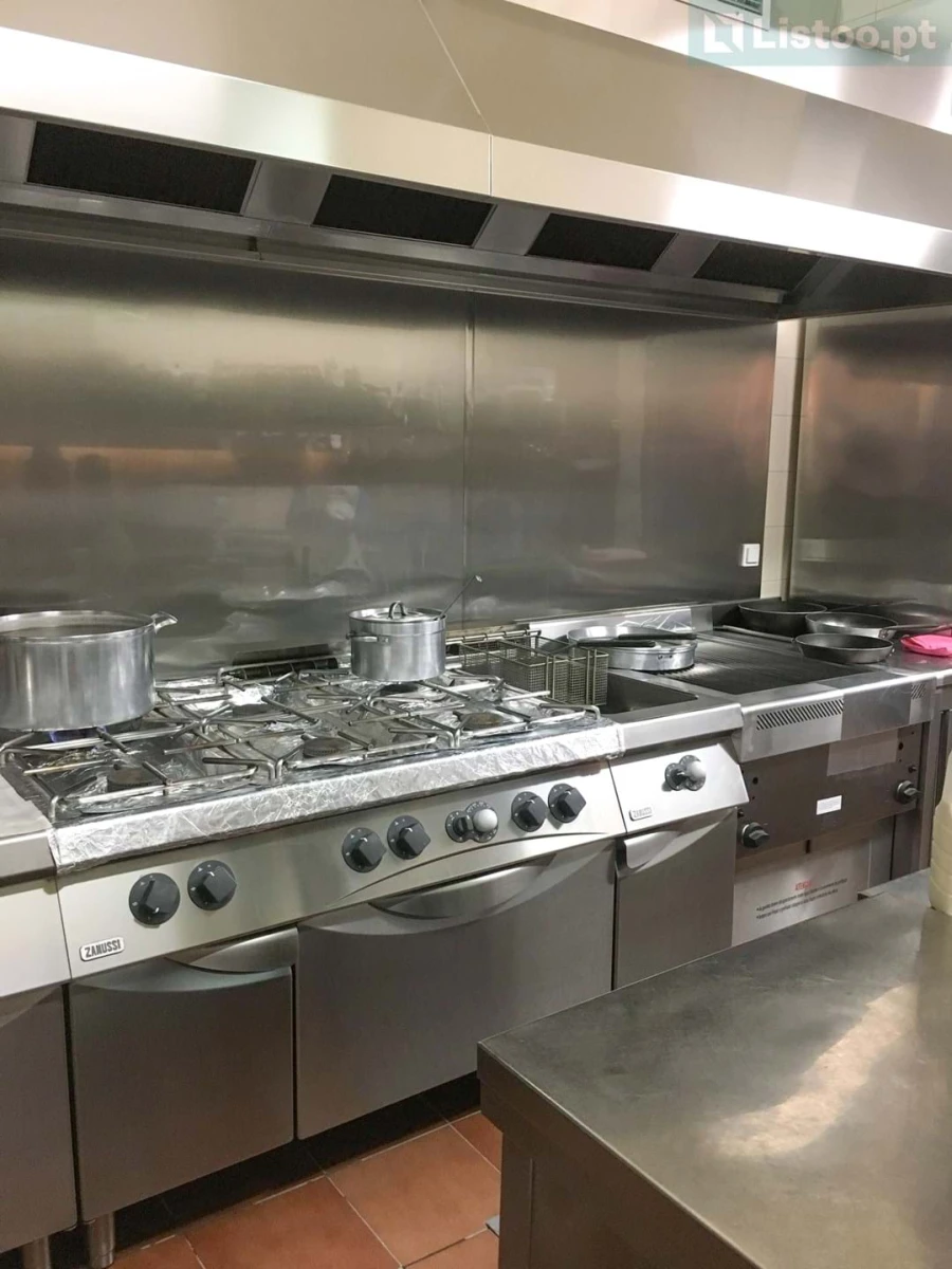 Negócio para Venda em Porches Foto 16