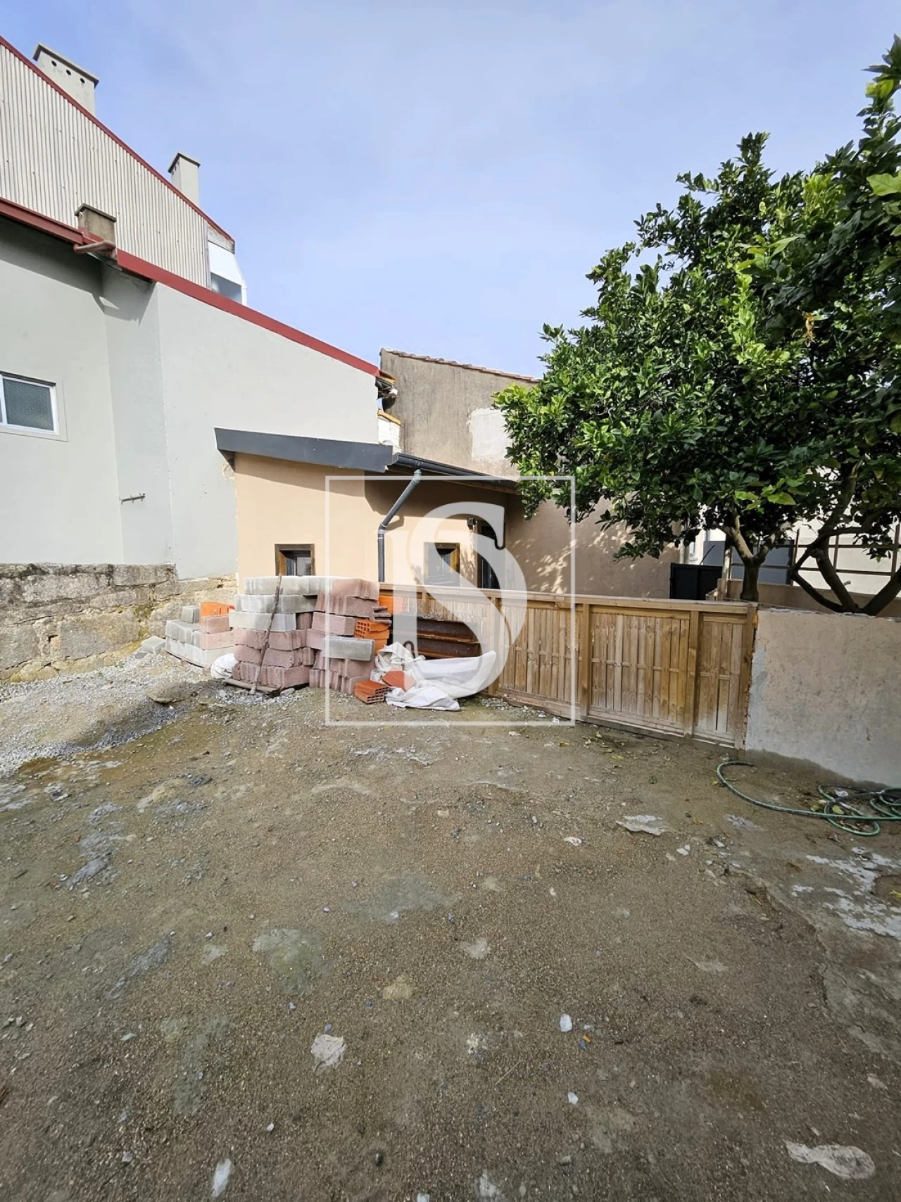 Moradia T1 para Venda em Paranhos Foto 5