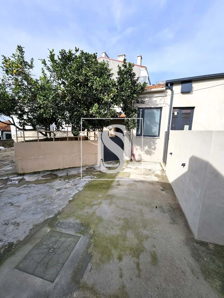 Moradia T1 para Venda em Paranhos