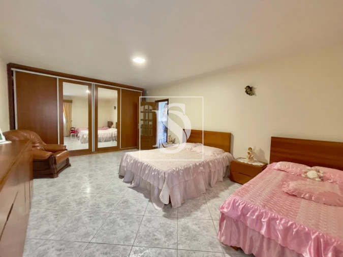 Moradia T5 para Venda em Longos Foto 11