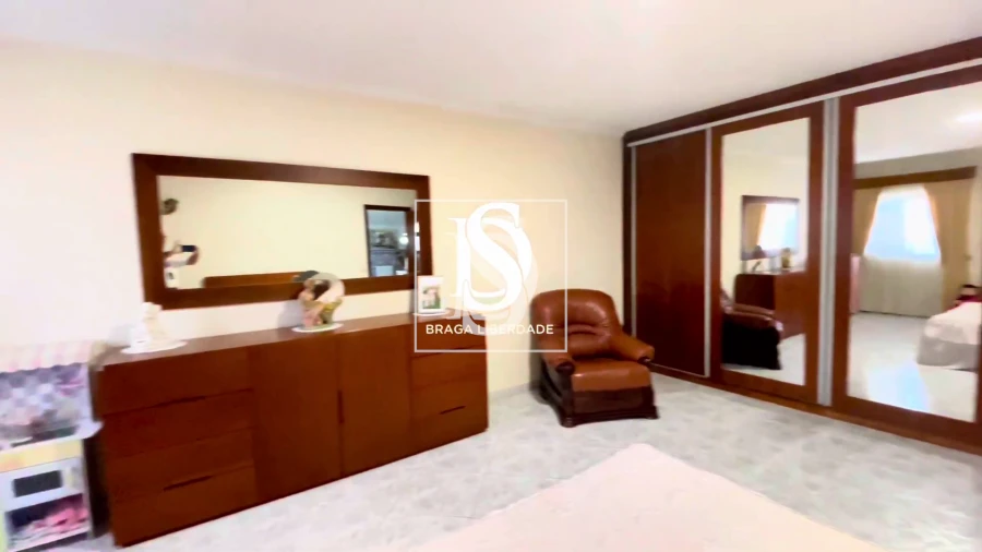 Moradia T5 para Venda em Longos Foto 26