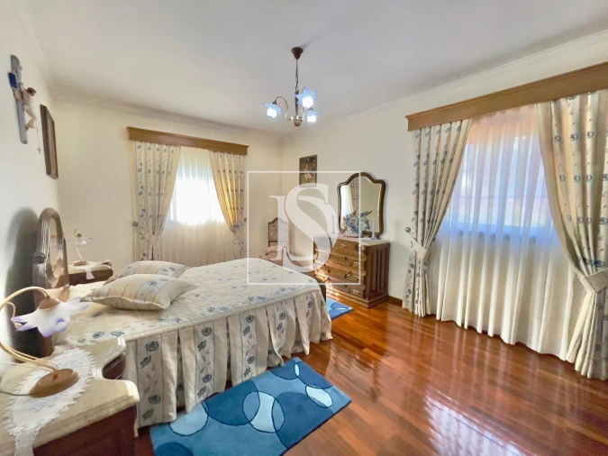 Moradia T5 para Venda em Longos Foto 12