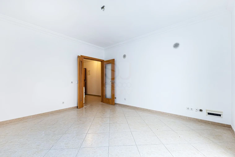 Apartamento T2 para Venda em Quarteira Foto 10