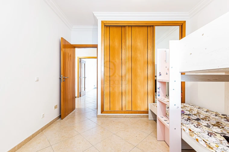 Apartamento T2 para Venda em Quarteira Foto 6