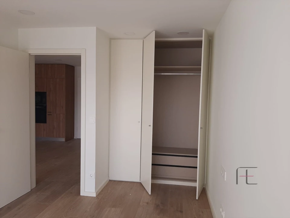Apartamento T1 para Arrendamento em Santa Marinha e São Pedro da Afurada Foto 39
