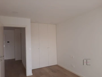 Apartamento T1 para Arrendamento em Santa Marinha e São Pedro da Afurada