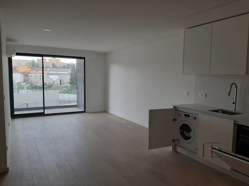 Apartamento T1 para Arrendamento em Santa Marinha e São Pedro da Afurada Foto 6