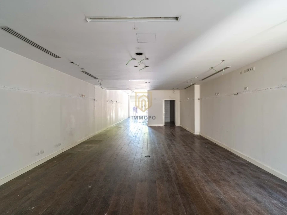 Loja para Arrendamento em Cedofeita, Santo Ildefonso, Sé, Miragaia, São Nicolau e Vitória Foto 6