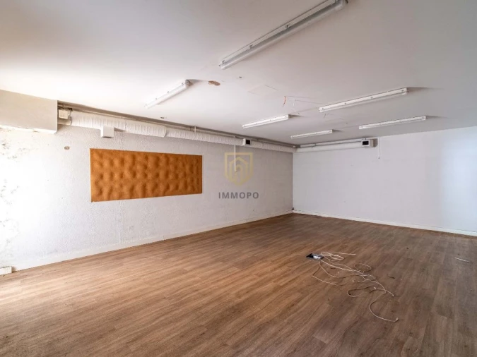 Loja para Arrendamento em Cedofeita, Santo Ildefonso, Sé, Miragaia, São Nicolau e Vitória Foto 12