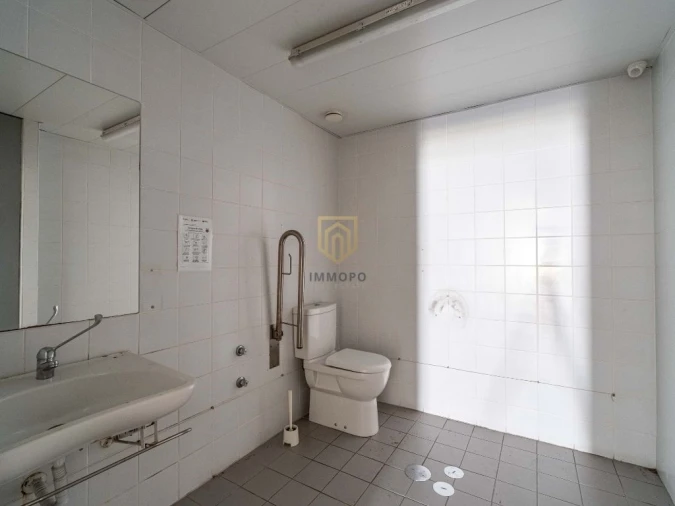 Loja para Arrendamento em Cedofeita, Santo Ildefonso, Sé, Miragaia, São Nicolau e Vitória Foto 15