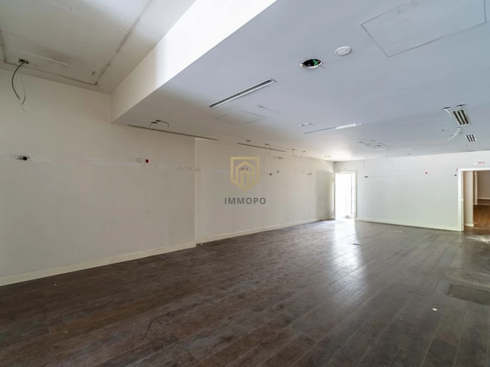 Loja para Arrendamento em Cedofeita, Santo Ildefonso, Sé, Miragaia, São Nicolau e Vitória Foto 11