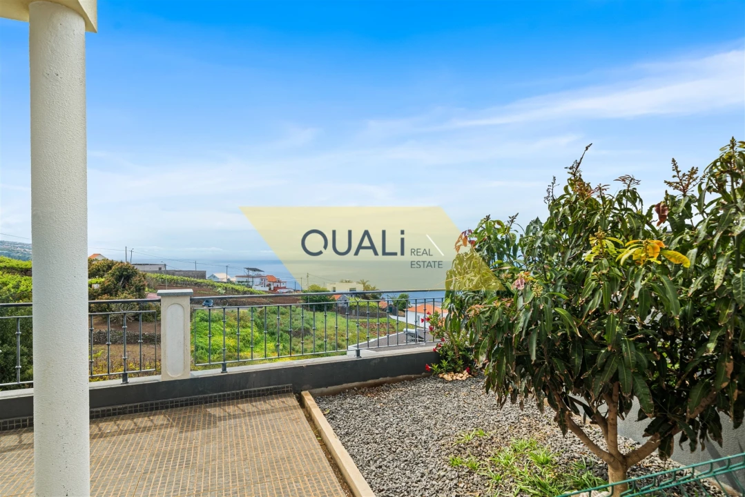 Moradia T4 para Venda em Estreito da Calheta Foto 18