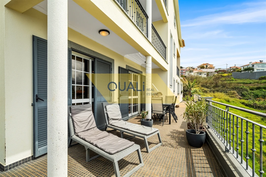 Moradia T4 para Venda em Estreito da Calheta Foto 16