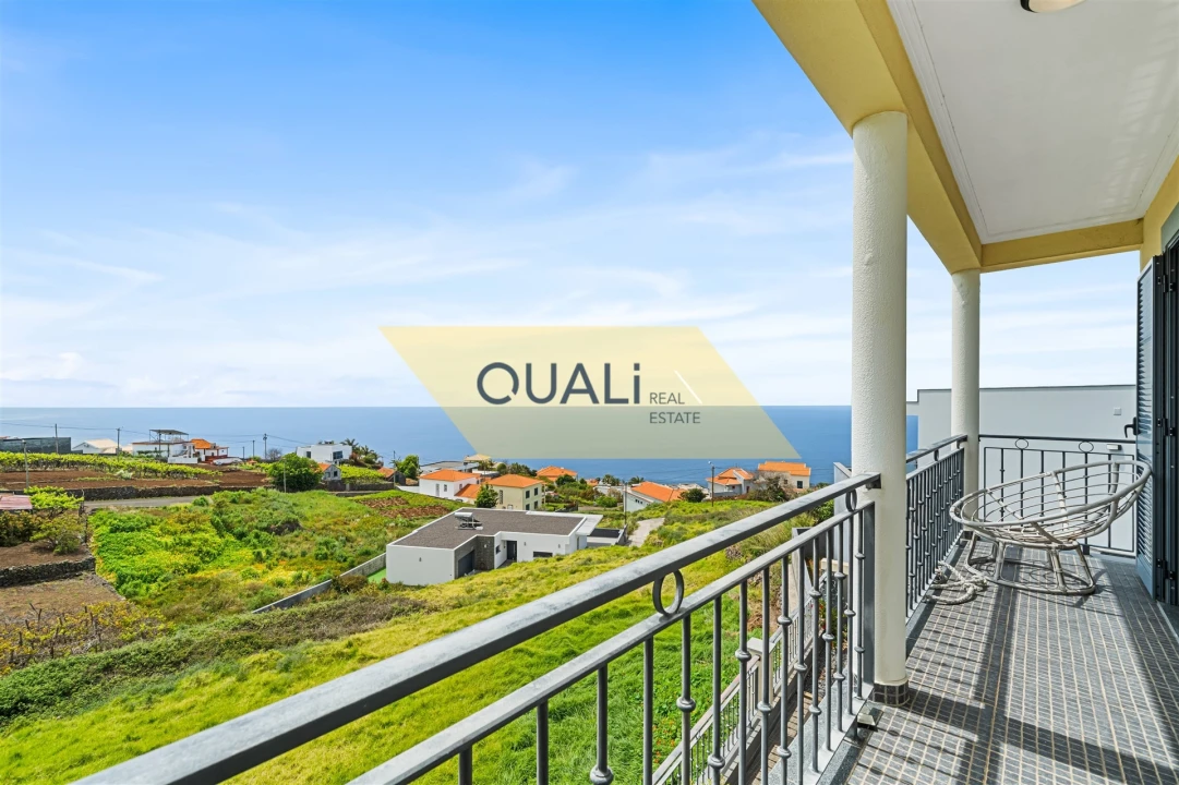 Moradia T4 para Venda em Estreito da Calheta Foto 35