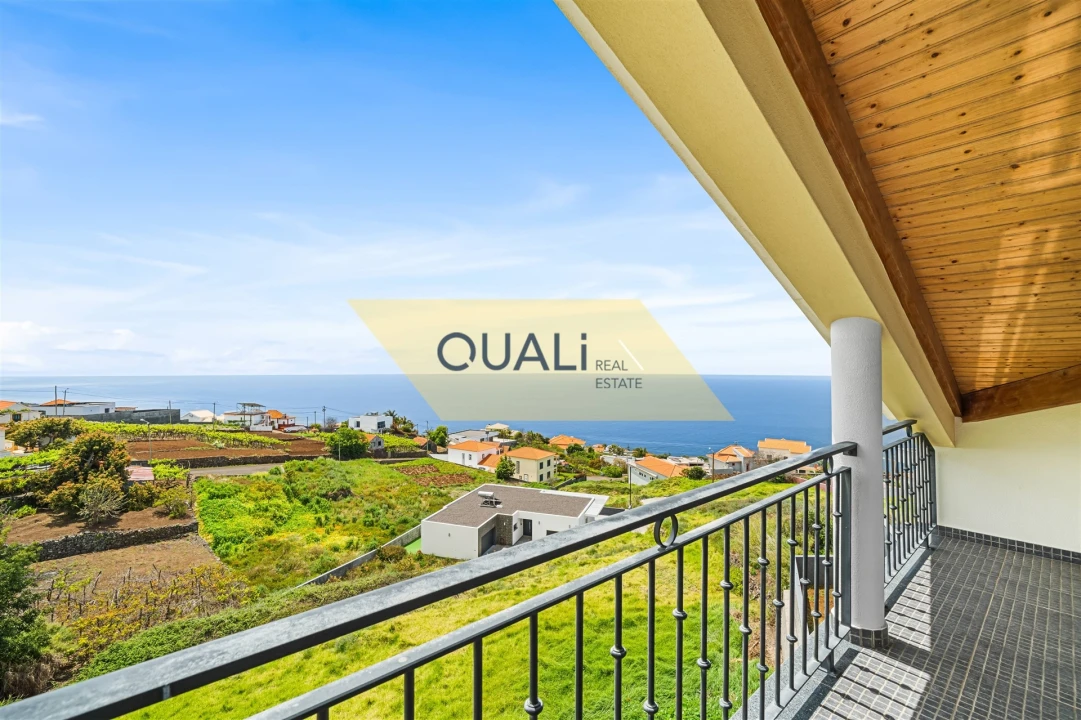 Moradia T4 para Venda em Estreito da Calheta Foto 41