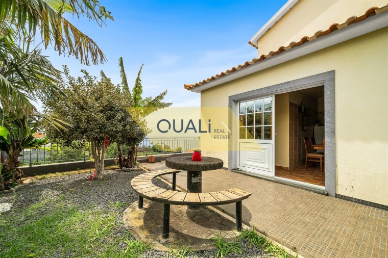 Moradia T4 para Venda em Estreito da Calheta Foto 14